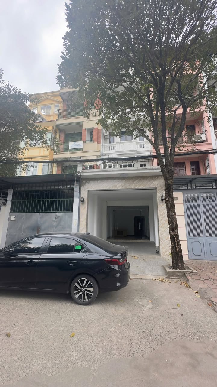 Nhà cho thuê 5 tầng tại Trung Kính, Cầu Giấy - Diện tích 95m², giá 36 triệu/tháng