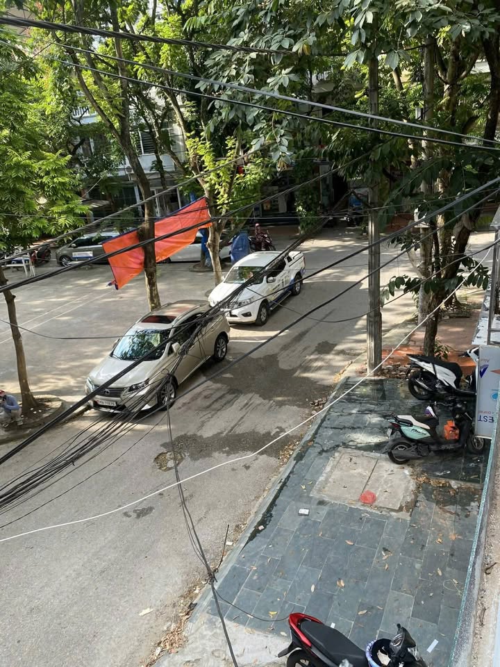 Cho thuê nhà 5 tầng tại 136 Hồ Tùng Mậu, 52m² - Thiết kế hiện đại, giá 16 triệu!