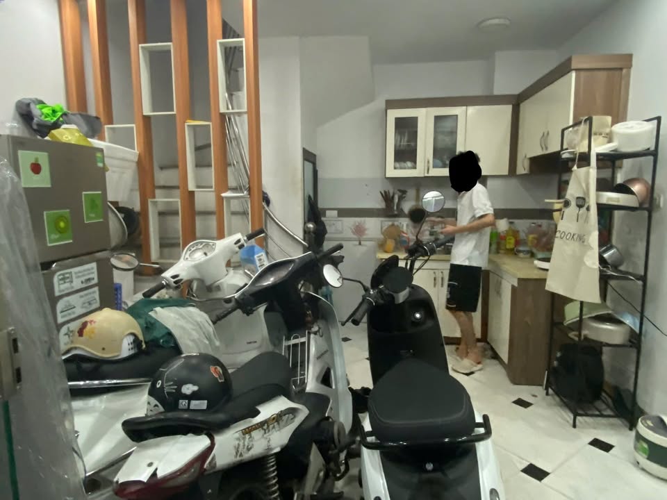 Nhà cho thuê 4 tầng ngõ 258 Vĩnh Hưng, Hoàng Mai 22m² - Đỗ ô tô 20m!