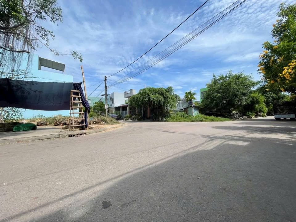 Lô đất góc 2 mặt tiền Trần Quang Diệu Quy Nhơn 91.5m² giá 2 tỷ - Đầu tư sinh lời ngay!
