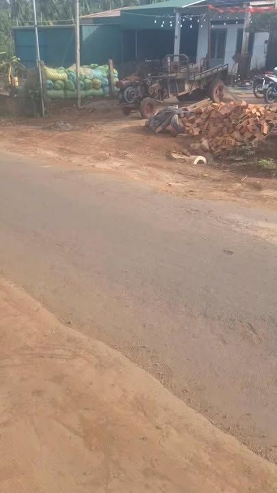 Đất nền liền kề Cư Pơng 240m² giá 600 triệu - Cơ hội đầu tư tuyệt vời!