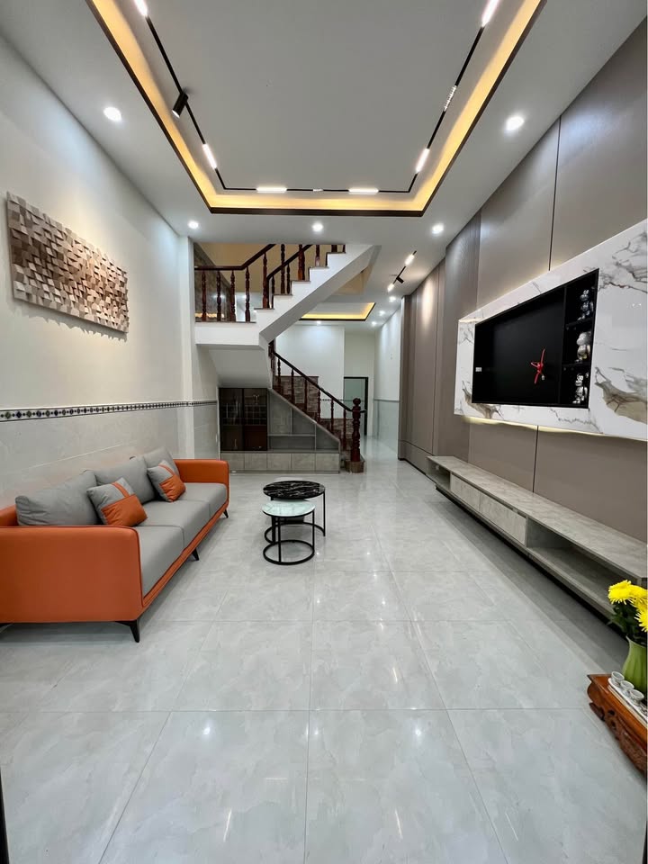 Nhà riêng Dĩ An 79m² giá 4.3 tỷ - Sổ hồng riêng, thiết kế đẹp, vào ở ngay!