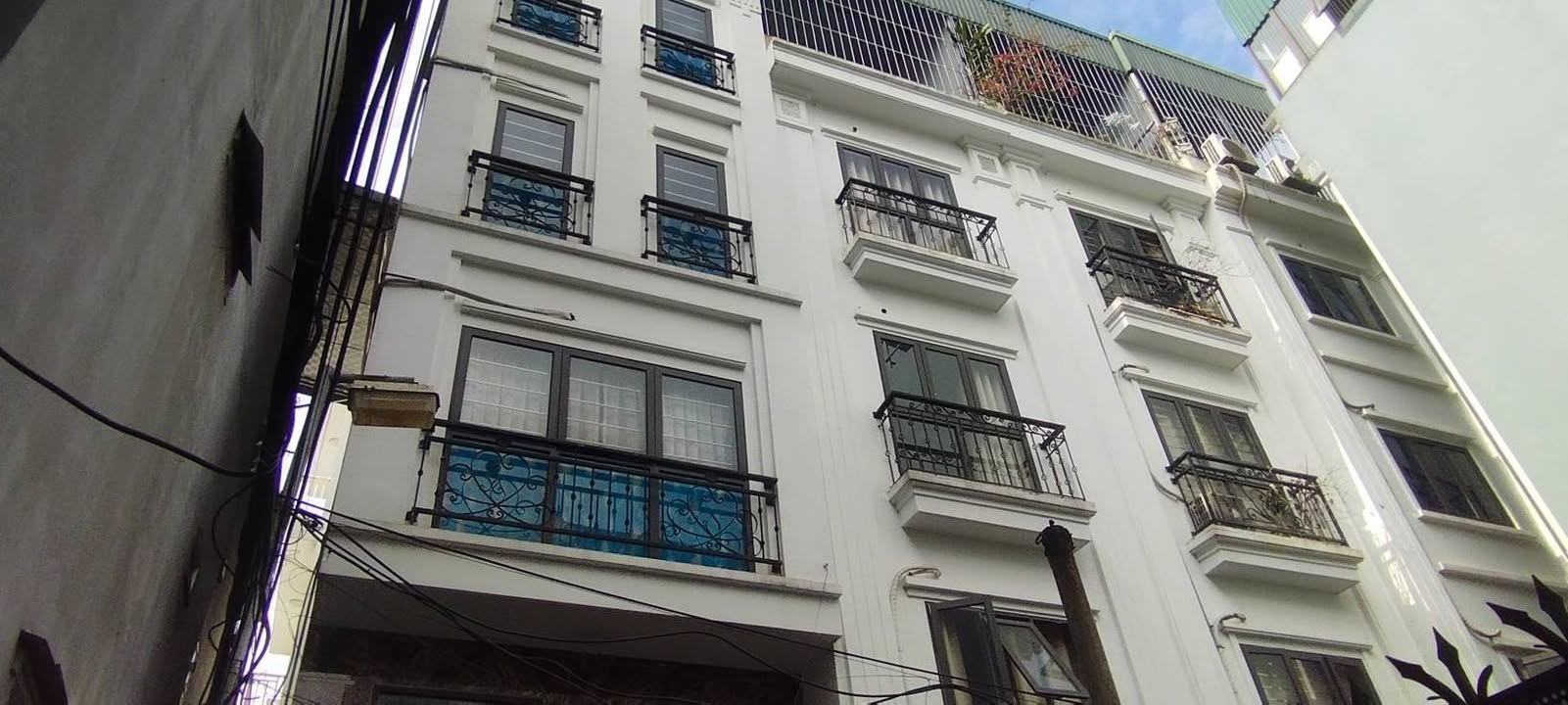 Nhà phố Định Công, 52.8m², 6 tầng - Thiết kế hiện đại, ô tô đỗ cổng!