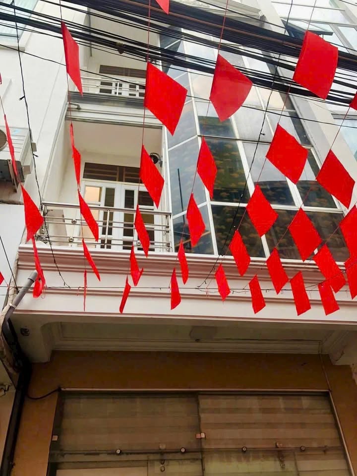 Nhà 3 tầng hẻm Tô Hiến Thành, Nha Trang 17m² giá 3.99 tỷ - Vị trí đắc địa gần biển!