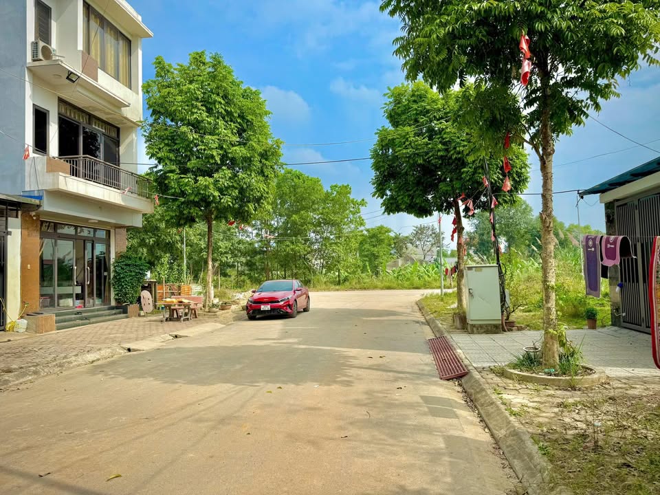 Đất TDC Cosy 1 Gia Sàng 100m² giá 3.4 tỷ - Sổ đỏ chính chủ, pháp lý chuẩn!