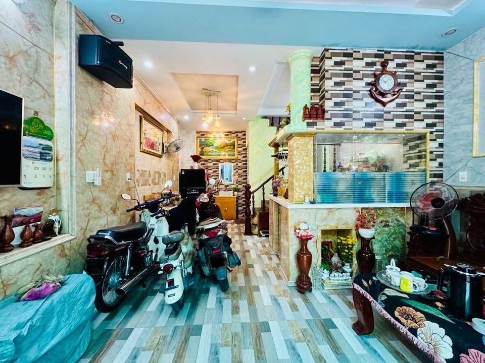 Đất hẻm ô tô Dương Quảng Hàm 132m² giá 13 tỷ - Tiện xây CHDV, biệt thự!