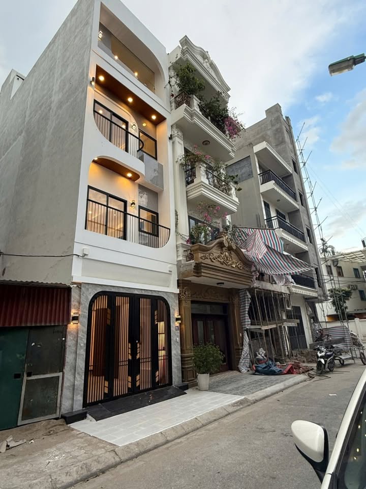 Nhà riêng Ngọc Thụy Long Biên 82m² giá 26 tỷ - Đường ô tô tránh, kinh doanh thuận lợi!