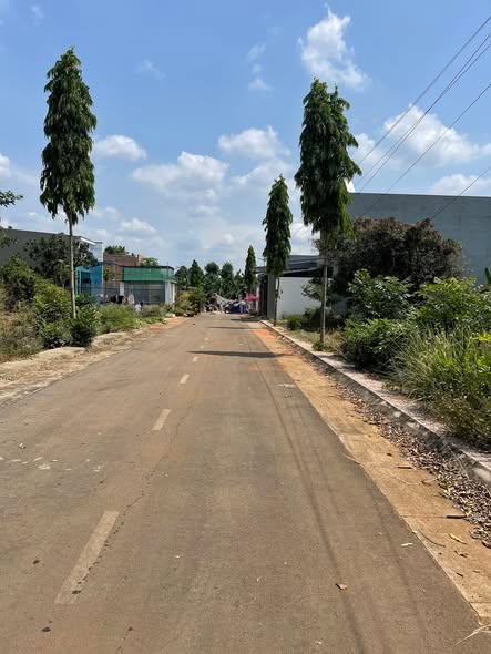 Đất nền góc 2 mặt tiền Bình Lộc, Long Khánh 120m² - Giá chỉ 1.5 tỷ!