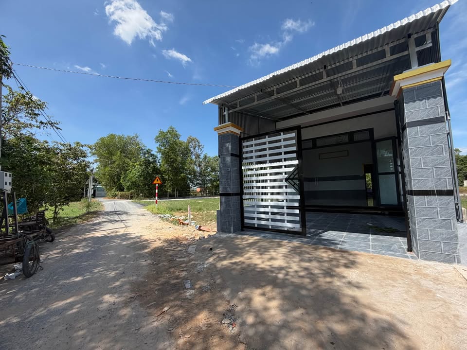 Nhà mặt tiền Xóm Mới, Gò Dầu, Tây Ninh 99m² giá 1.1 tỷ - Nhà mới hoàn thiện 100%!