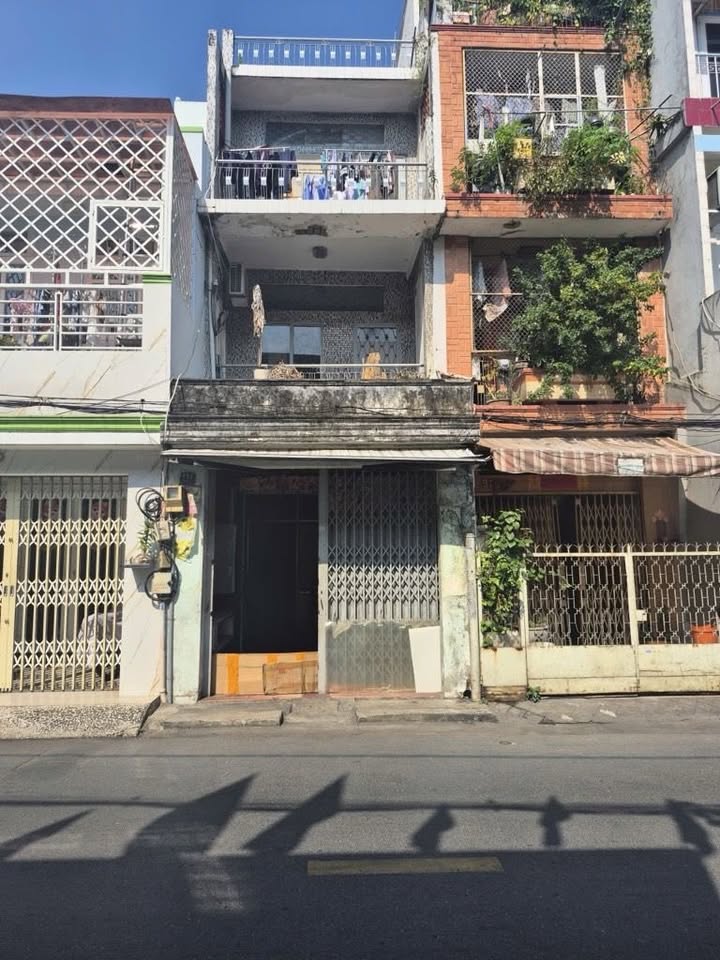 Nhà mặt tiền Nguyễn Lâm, Quận 10, 43.92m² giá 15.3 tỷ - Tiềm năng sinh lời cao!