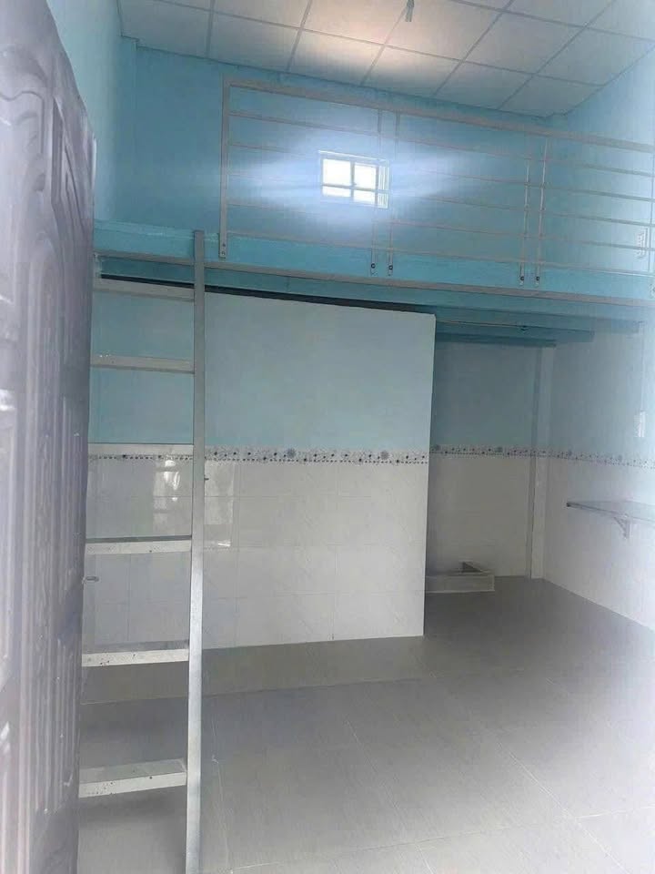 Dãy trọ 9 phòng mặt tiền đường Tân Túc 125m² giá 1.05 tỷ - Dòng tiền ổn định!