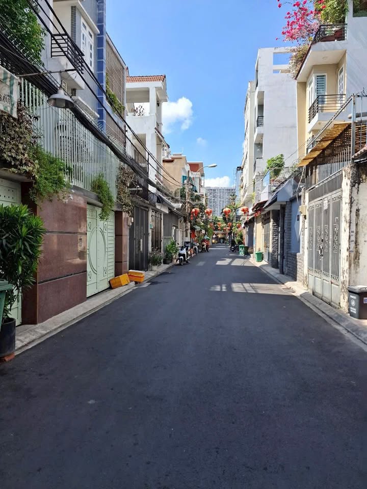 Nhà vườn tại Tân Bình 151.2m² giá 24 tỷ - Gần nhà ga T3