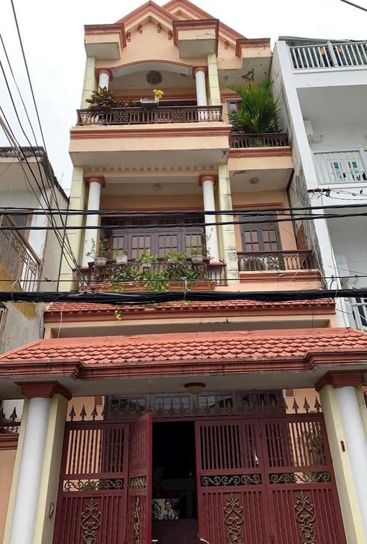 Nhà hẻm xe hơi Nguyễn Kiệm, 105m², giá 11.99 tỷ - Vị trí đẹp, gần Bệnh viện 175!