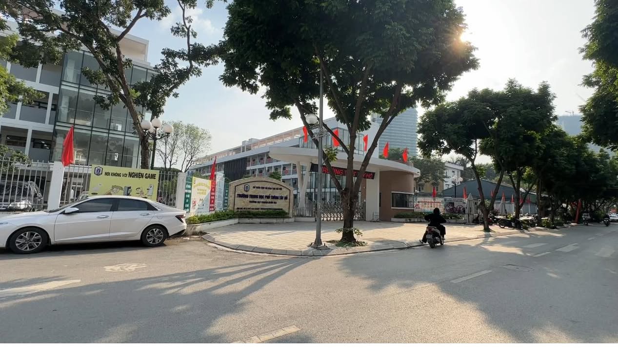 Nhà riêng tại Tây Hồ 80m² giá thỏa thuận - Sổ đỏ chính chủ