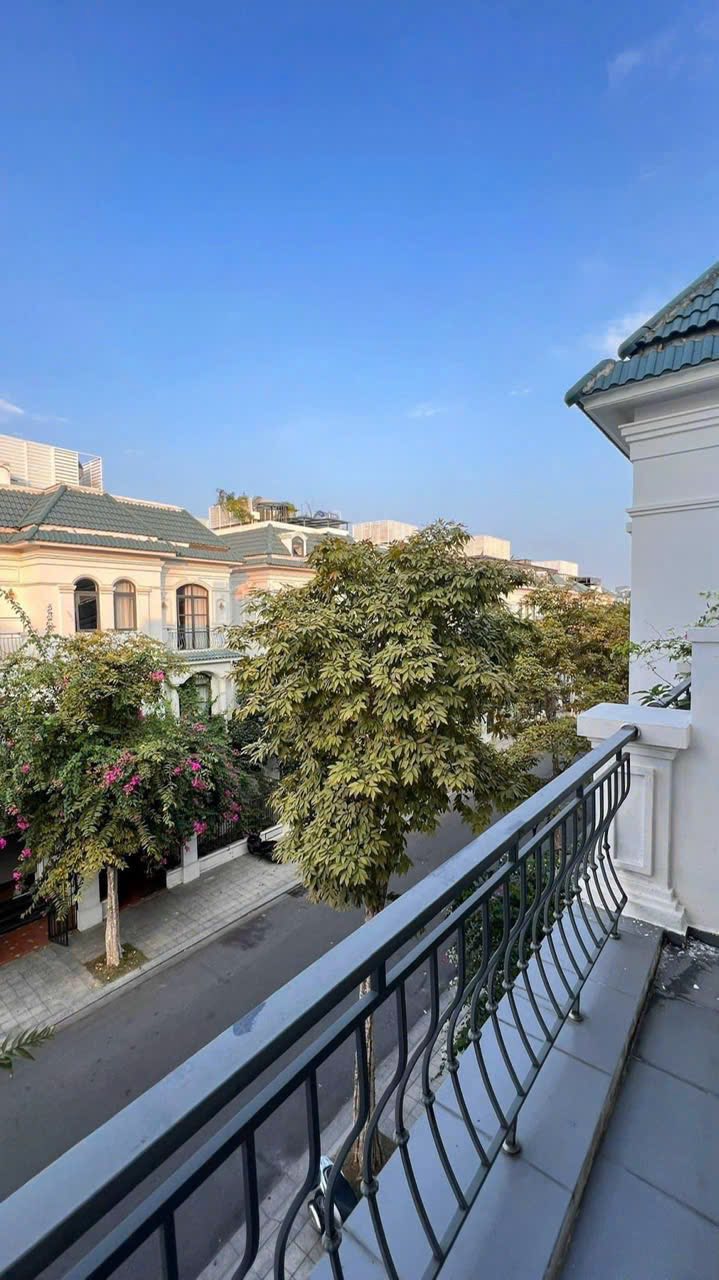 Townhouse Vinhomes Imperia Hải Phòng 144m² giá 20 tỷ - Full nội thất sang trọng!