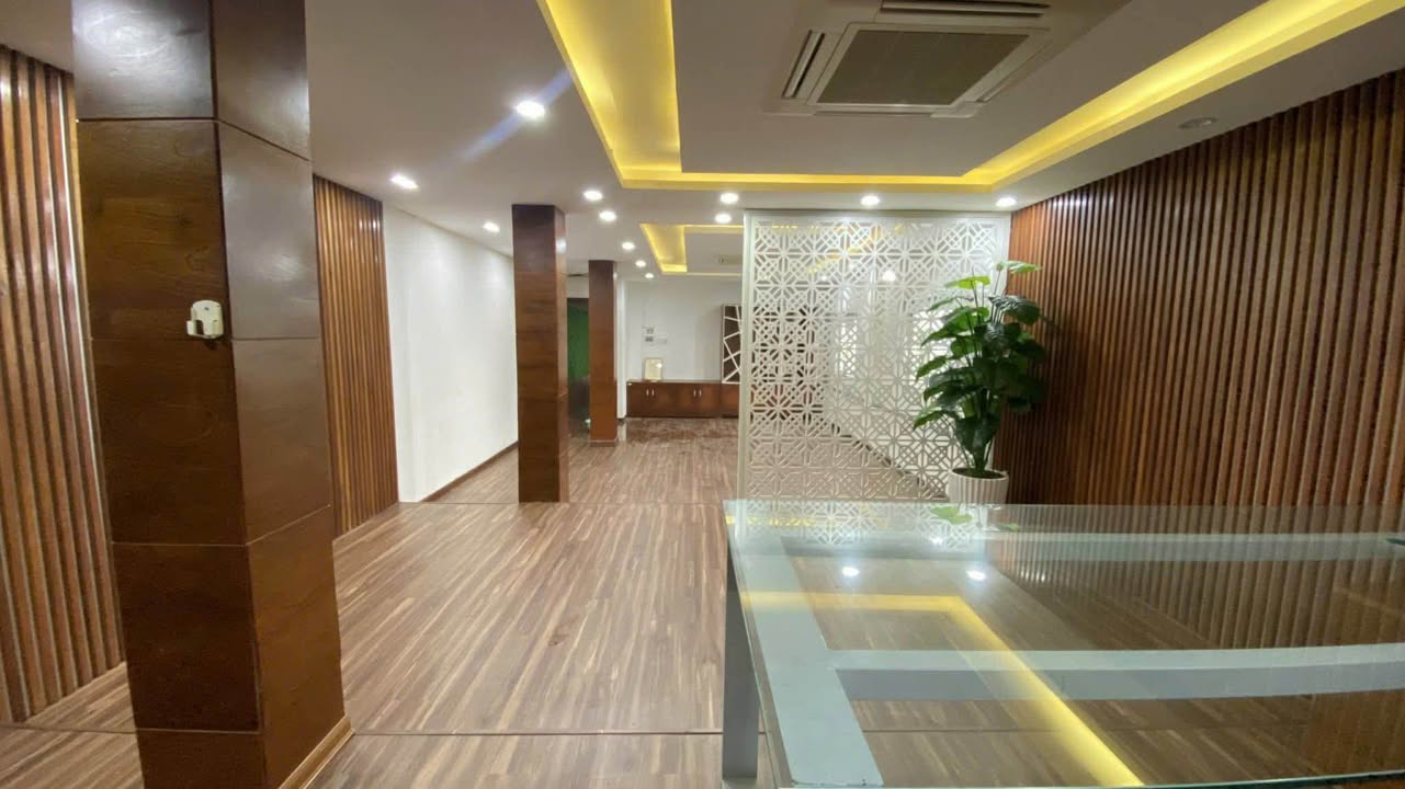 Nhà 3 tầng mặt tiền Lê Lợi Đà Nẵng 142m² giá 20 tỷ - Phù hợp làm văn phòng và showroom!