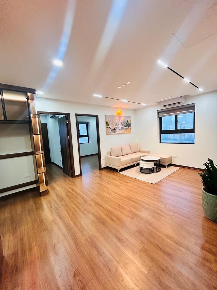 Căn hộ Chung cư 18T1 Cầu Giấy 116m² giá 9 tỷ - Không gian rộng rãi, phù hợp gia đình!