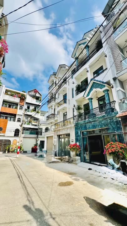 Nhà đẹp Gò Vấp 50m² giá 8.85 tỷ - Hẻm rộng 10m, hướng Tây!