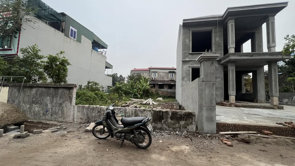 Đất nền Lam Sơn Hưng Yên 99m² giá chỉ 1xx tỷ - Gần UBND, ô tô vào tận nơi!