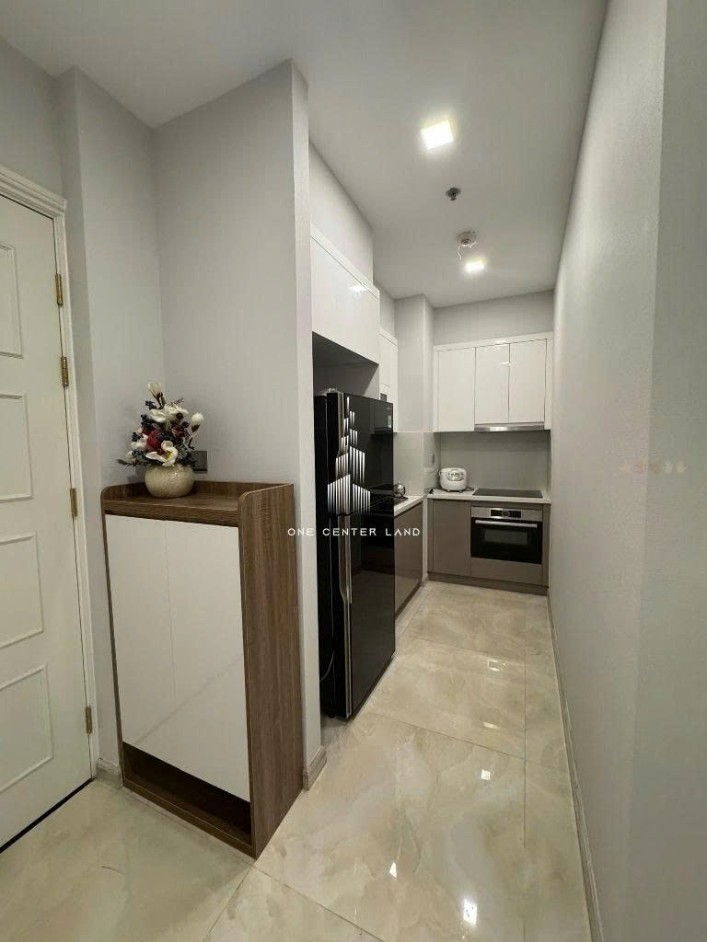 Căn hộ Vinhomes Golden River Quận 1 1PN giá 22 triệu - Không gian sống xanh, thoáng mát!