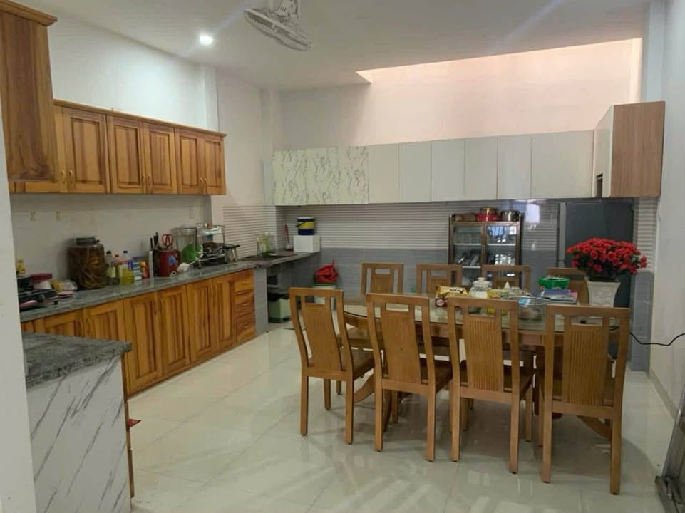 Nhà phố Nha Trang 58.5m² giá 5.9 tỷ - Vị trí đắc địa gần biển!