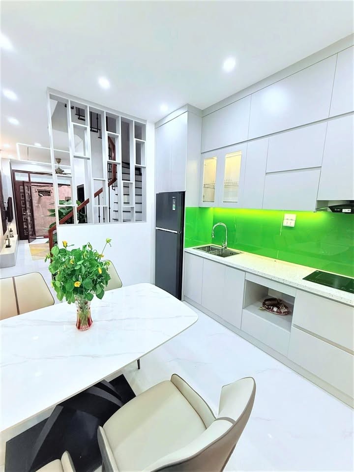 Nhà 5 tầng Liên Mạc, Bắc Từ Liêm 35m² giá 5.4 tỷ - Ô tô gần, dân trí cao!