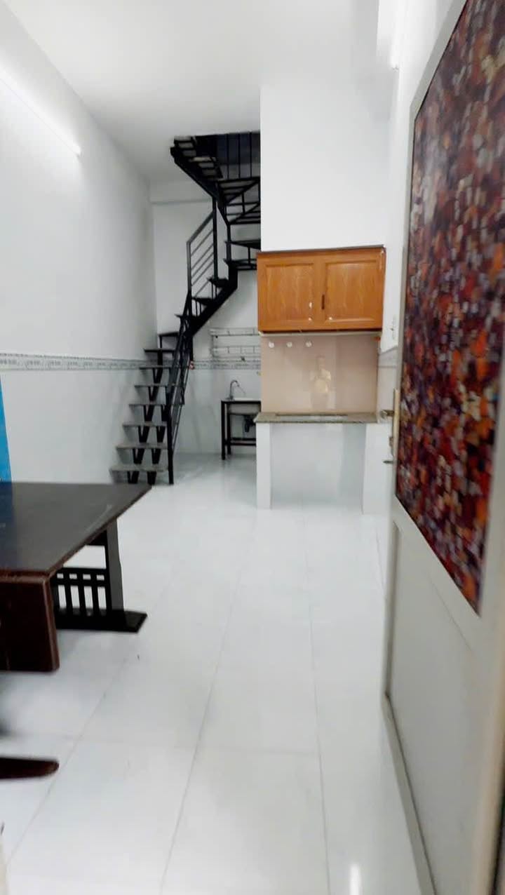 Nhà liền kề đường Nguyễn Cửu Vân, Bình Thạnh 18m² giá 5.5 triệu - Thích hợp cho sinh viên!
