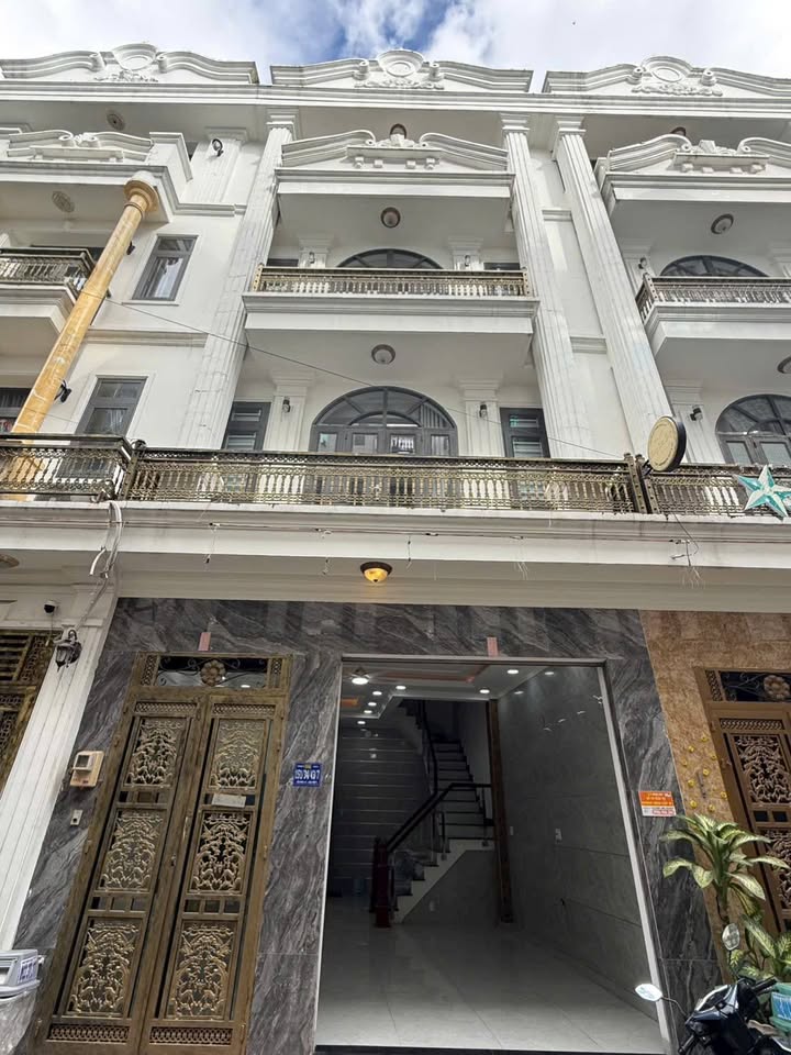 Nhà phố hoàn thiện 8m² tại Bình Tân, giá 5.6 tỷ - Thiết kế hiện đại, tiện nghi!