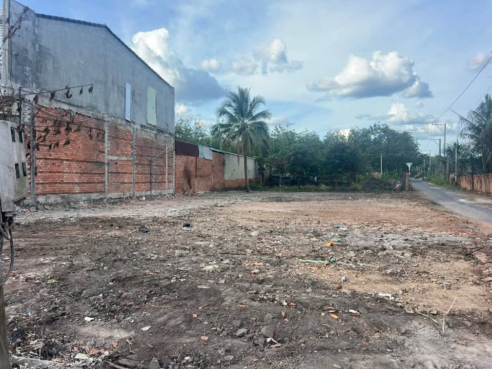 Lô đất góc 2 mặt tiền Chơn Thành 672m² giá thỏa thuận - Vị trí kinh doanh đắc địa!