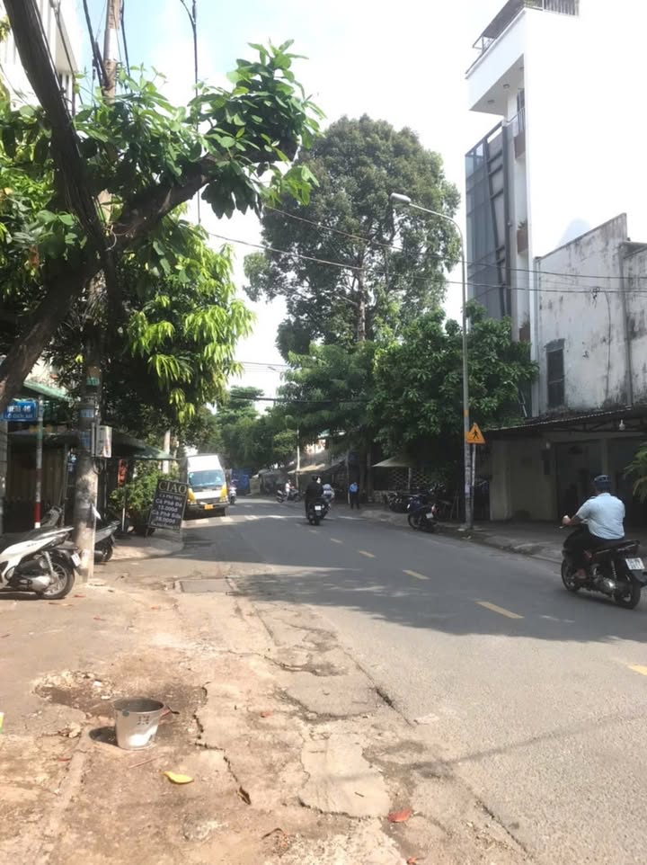 Bán nhà mặt tiền Dương Văn Dương, Tân Quý, 110m² chỉ 14.2 tỷ - Đầu tư sinh lời cao!