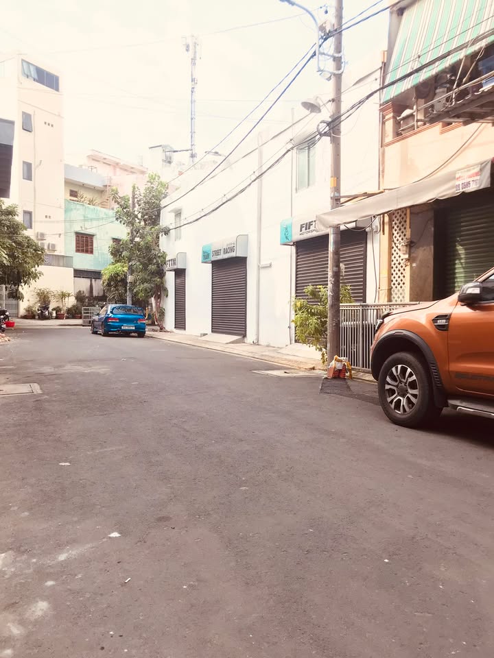 Kho xưởng đường Văn Cao Tân Phú 200m² giá 24 tỷ - Đầu tư sinh lời ngay!