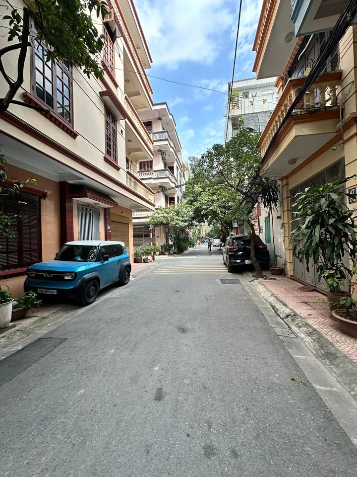 Bán đất phân lô Ngõ 105 Xuân La 65m² - Mặt tiền 4m, sổ đỏ chính chủ!