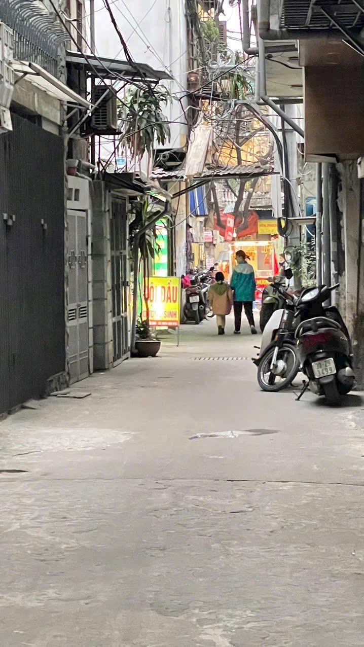 Nhà phố Tân Mai 65m² giá 3.2 tỷ - Sổ đỏ chính chủ, ô tô đỗ cửa!