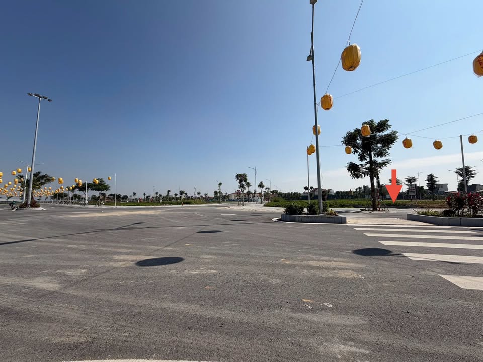 Đất Kinh Doanh Khu Đô Thị Việt Hưng 81.5m² giá 4.5 tỷ - Mặt tiền 5m, 3 mặt thoáng!