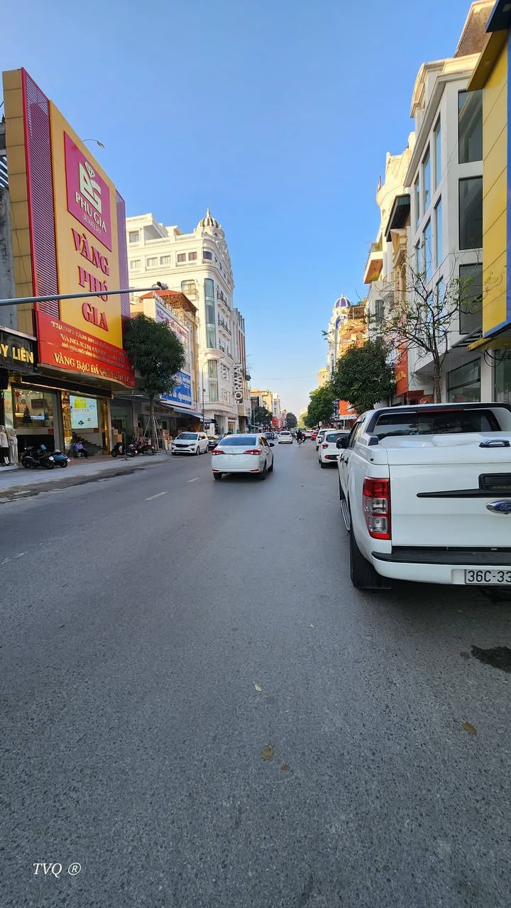 Nhà Mặt Phố Lê Hoàn Thanh Hóa 180m² giá thỏa thuận - Vị trí buôn bán đỉnh cao!