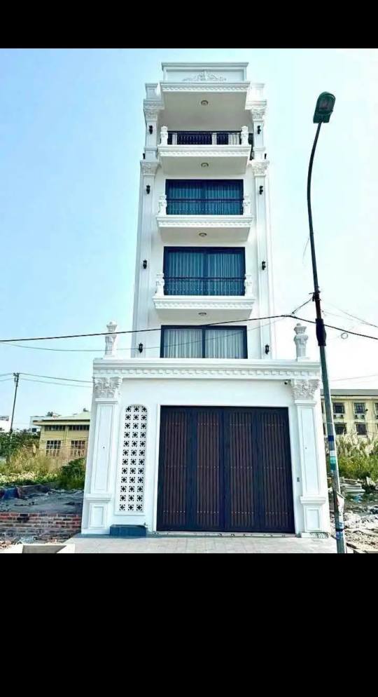 Bán nhà 5 tầng tại Hạ Long 129m² giá 10.5 tỷ - Vị trí đắc địa gần trường Đoàn Thị Điểm!