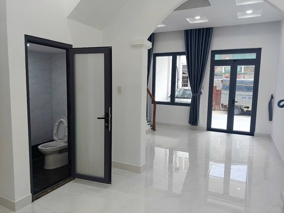Nhà nguyên căn Đà Lạt 190m² giá 12 triệu - Trung tâm phường 6, sân đậu ô tô!