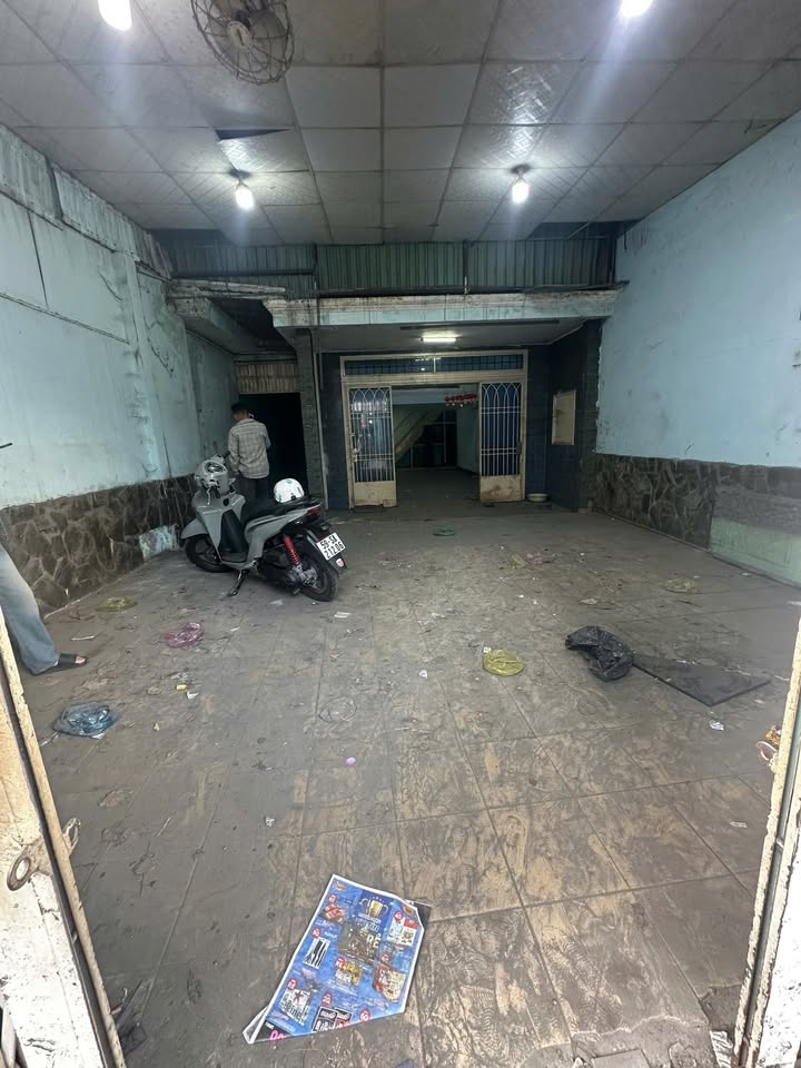 Nhà mặt tiền Trần Bình Trọng, Bình Thạnh 132m² giá 10 triệu - Kinh doanh tự do!
