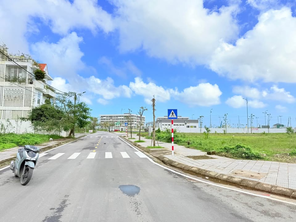 Đất nền 2 mặt tiền Lưu Nhân Chú - 320.7m² giá 10.82 tỷ - Đầu tư sinh lời cao!