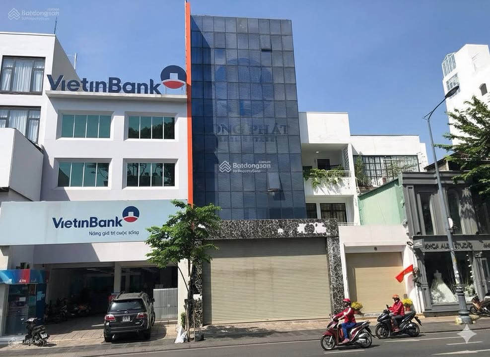 Cho thuê mặt tiền Trần Quốc Hoàn, Tân Bình 216m² - Diện tích khủng, tiện nghi đầy đủ!