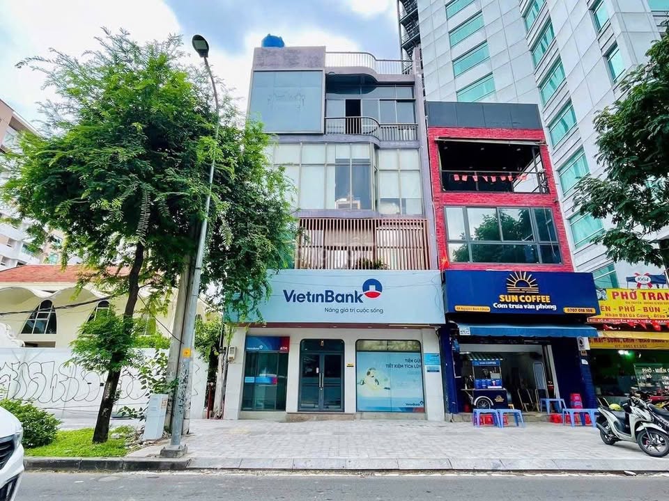 Cho thuê FrontHouse 8m mặt tiền Nguyễn Bỉnh Khiêm, Quận 1 - Không gian đẳng cấp cho showroom