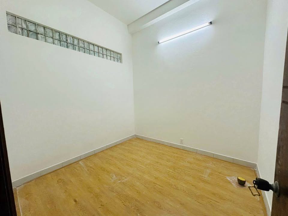 Mặt bằng kinh doanh cho thuê tại Nguyễn Hiến Lê, Quận Tân Bình 100m² - Vị trí đắc địa, thuận tiện kinh doanh!