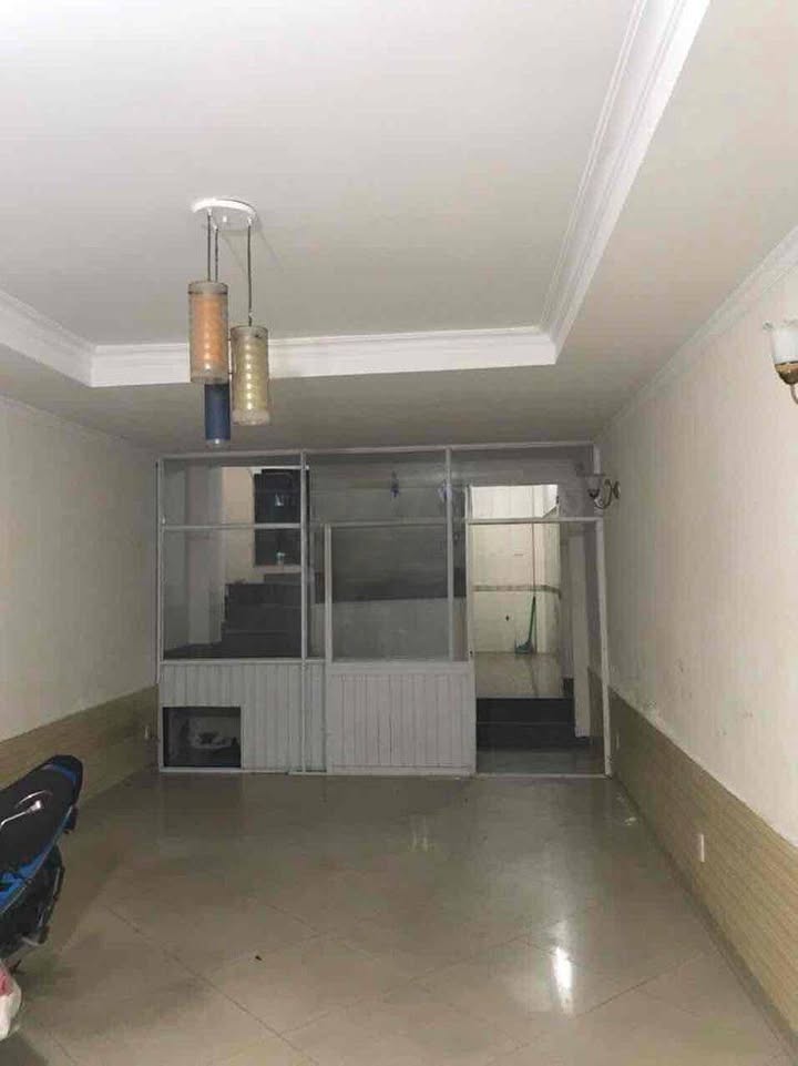 Nhà cho thuê hẻm xe hơi Huỳnh Văn Bánh, Phú Nhuận 56m² - Giá chỉ 17.5 triệu!