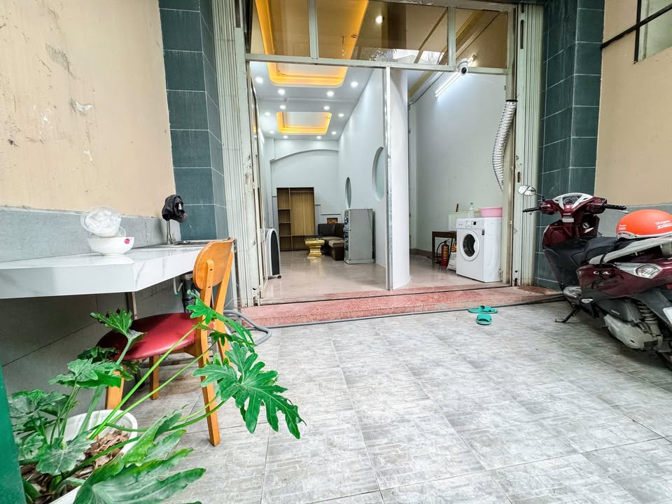 Mặt bằng kinh doanh tại 14/2 Văn Chung, Tân Bình 45.6m² - Lối đi riêng biệt, giá chỉ 6.8 triệu!