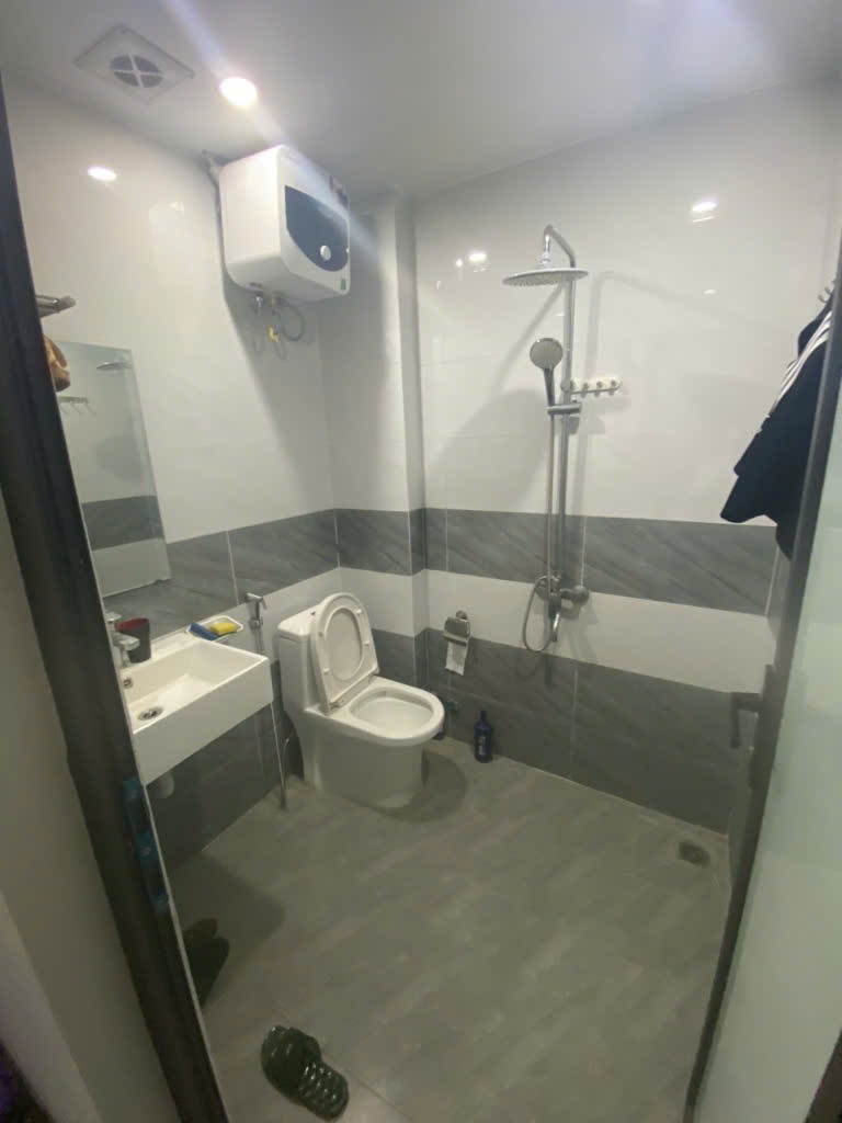 Nhà Sài Đồng 40m² giá 5.4 tỷ - Ô tô đỗ cửa, nội thất nhập khẩu sang trọng!