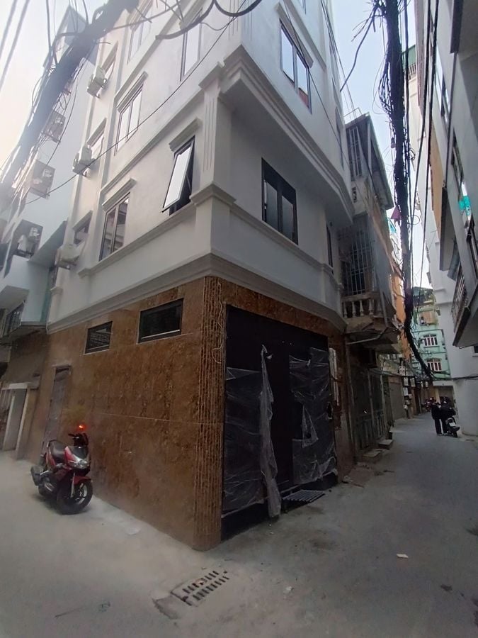 Nhà phố Khương Trung 37m² giá 16.2 tỷ - Thang máy, ô tô vào nhà
