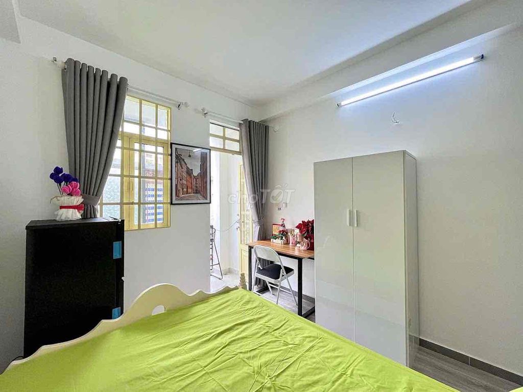 Căn hộ cho thuê Phan Xích Long 28m² giá 5 triệu - Ngay bờ kè Hoàng Sa, Trường Sa!