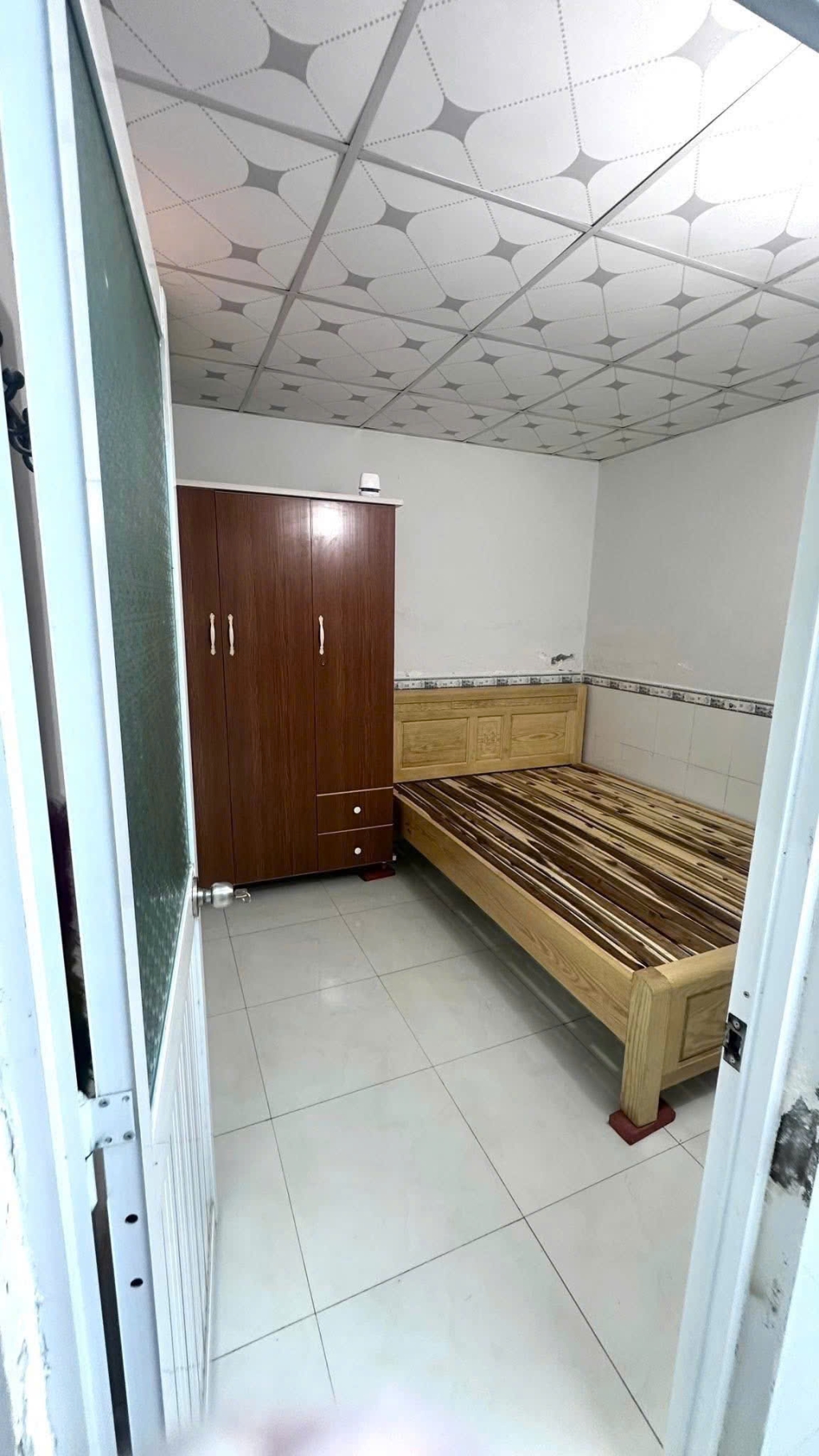 Nhà trệt lửng hẻm 558 đường 30/4, Ninh Kiều 70m² giá 5 triệu - Kinh doanh thuận lợi!