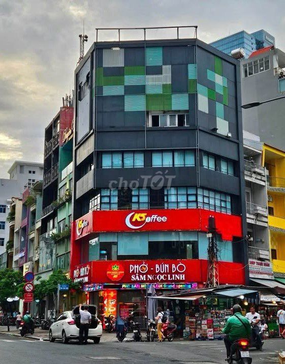 Cho thuê nhà góc 2 mặt tiền An Dương Vương - Lê Hồng Phong Quận 5, diện tích 550m² chỉ 120 triệu/tháng!