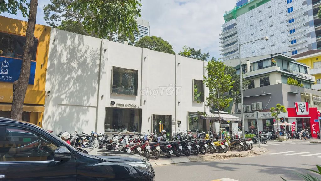 Cho thuê nhà mặt tiền Nguyễn Chí Thanh Quận 5 giá 60 triệu - Kinh doanh sôi động!